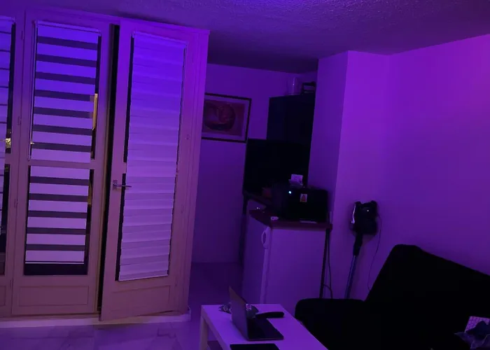 Studio En Residence Avec Parking